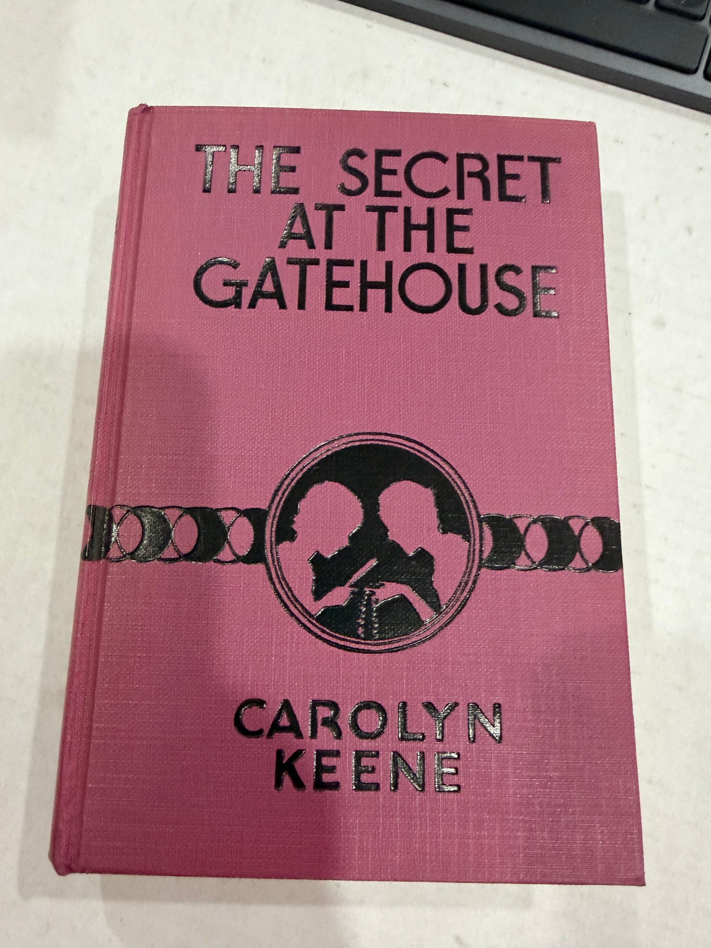 The Secret at the Gatehouse by Carolyn Keene Dana Girls