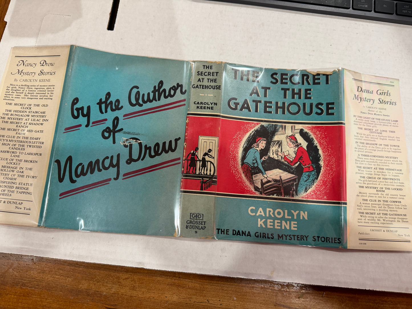 The Secret at the Gatehouse by Carolyn Keene Dana Girls