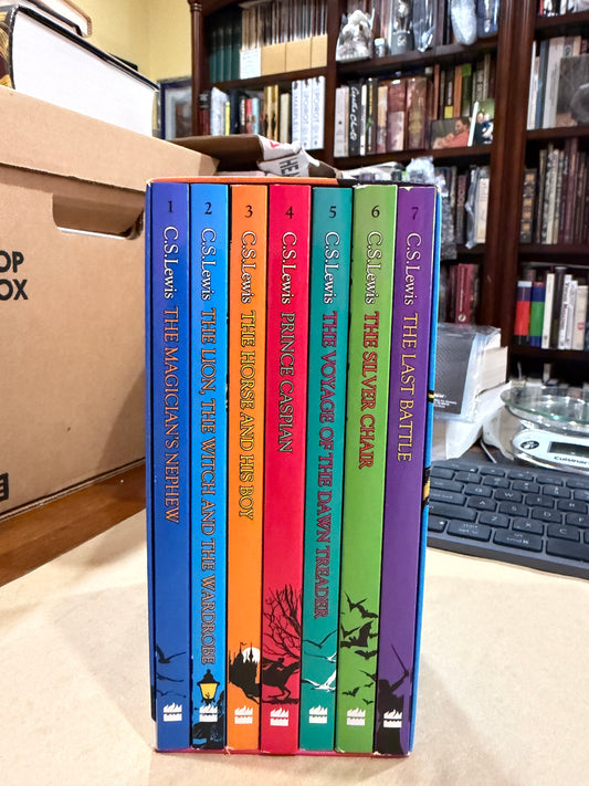 THE CRONICLES OF NARNIA: 7 book box set