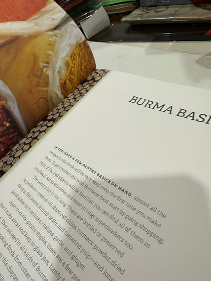 Burma: Rivers of Flavor