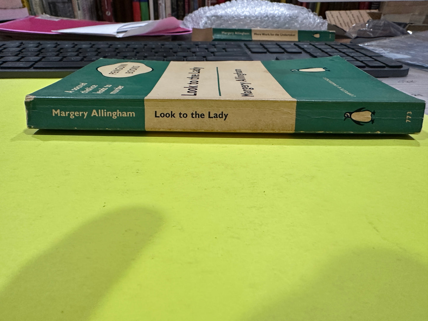 Look to the Lady by Margery Allingham PENGUIN sc