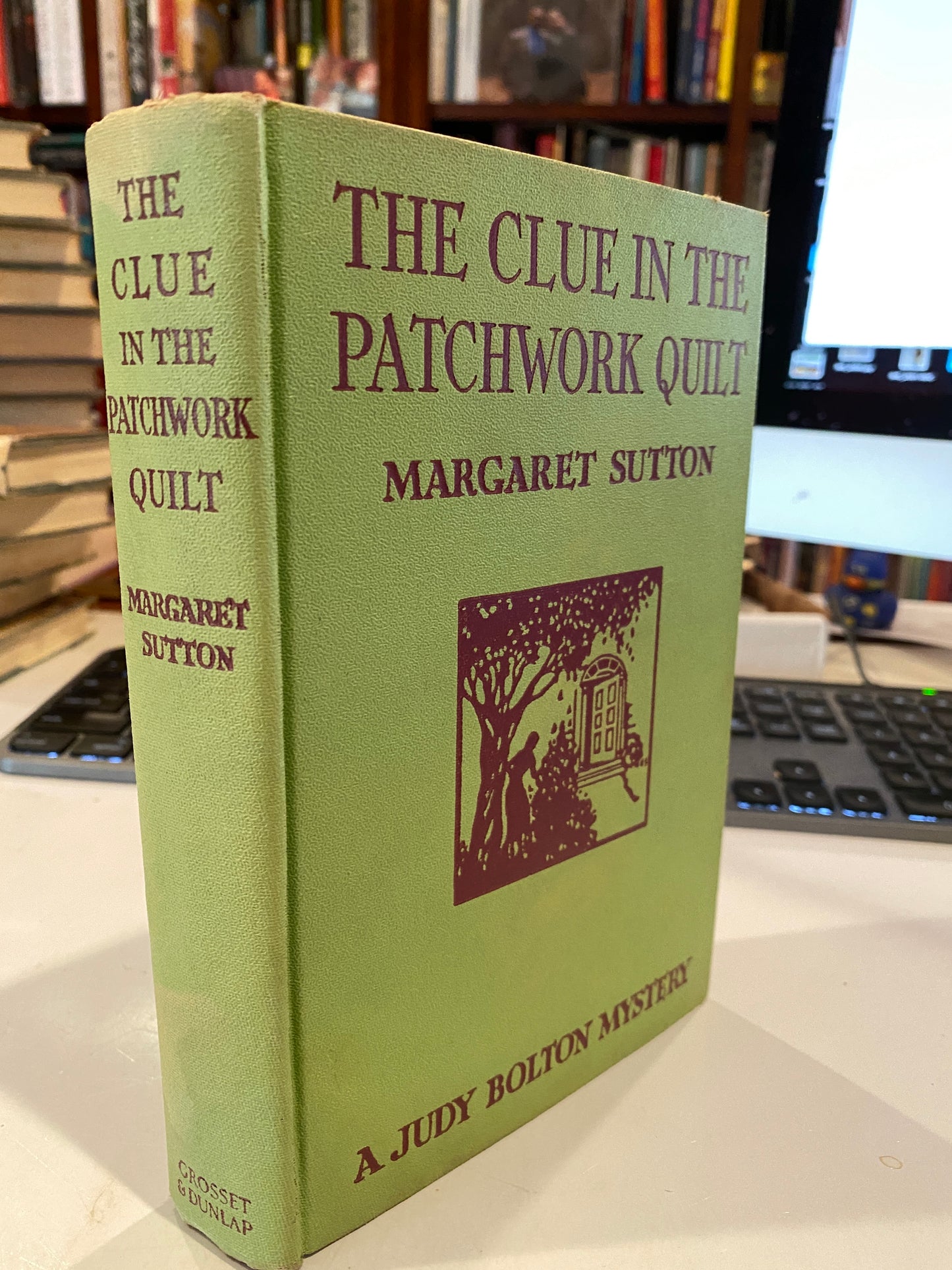 THE CLUE IN THE PATCHWORK QUILT   Judy Bolton