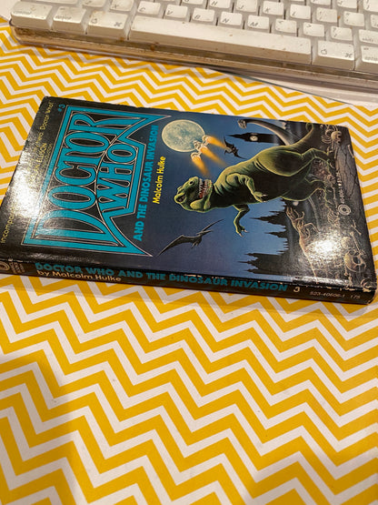 DR WHO  AND THE DINOSAUR INVASION by Malcolm Hulke