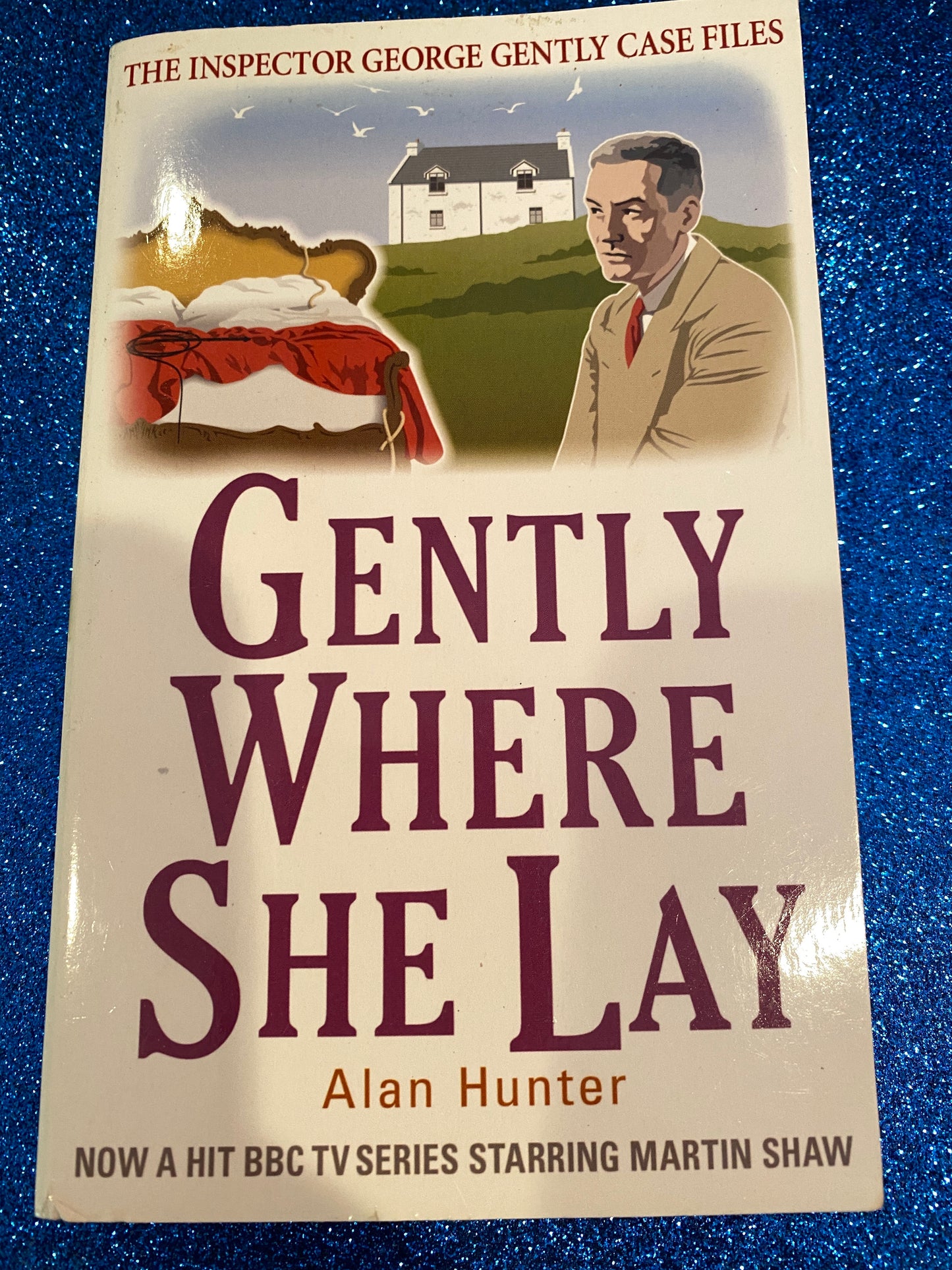 GENTLY WHERE SHE LAY by Alan Hunter