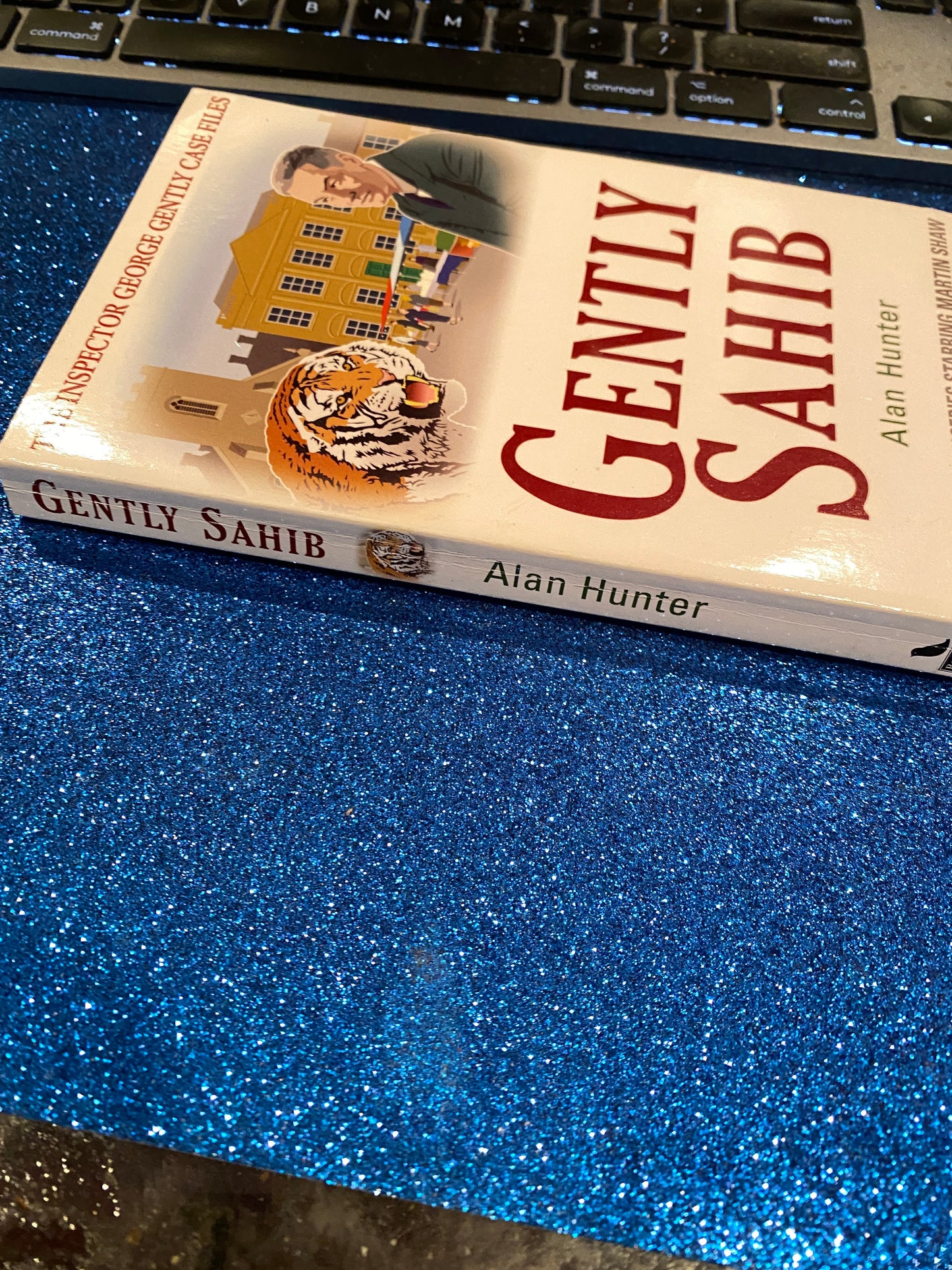 GENTLY SAHIB by Alan Hunter