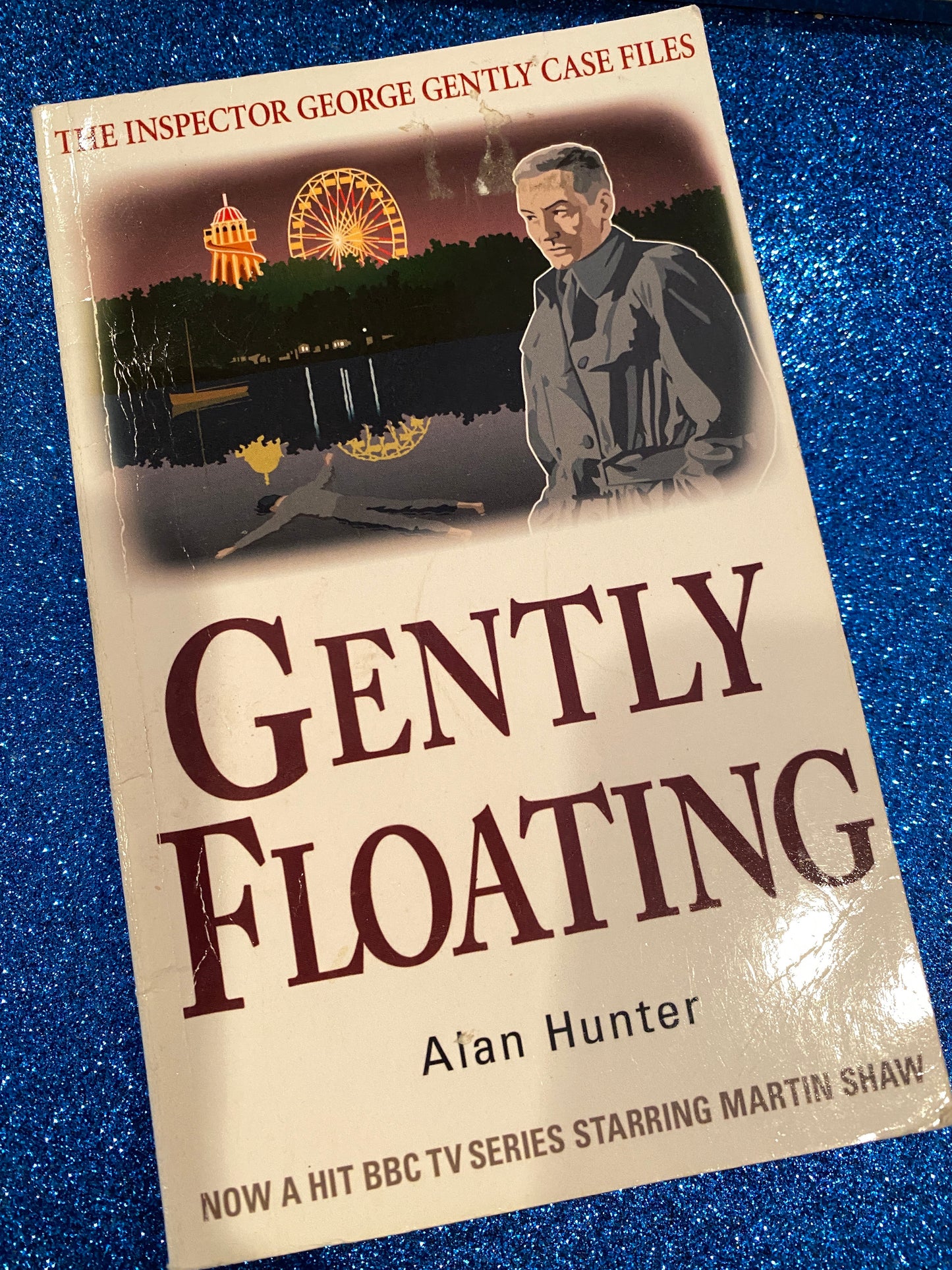 GENTLY FLOATING by Alan Hunter