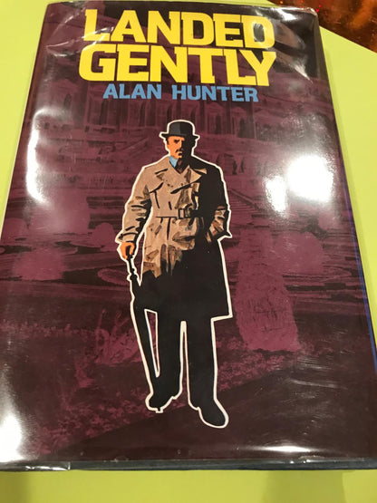 GENTLY WITH THE PAINTERS by Alan Hunter