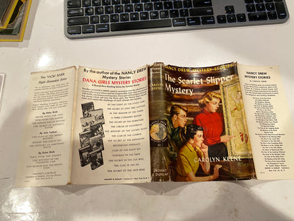 THE SCARLET SLIPPER MYSTERY ( 1954D-1) Nancy Drew